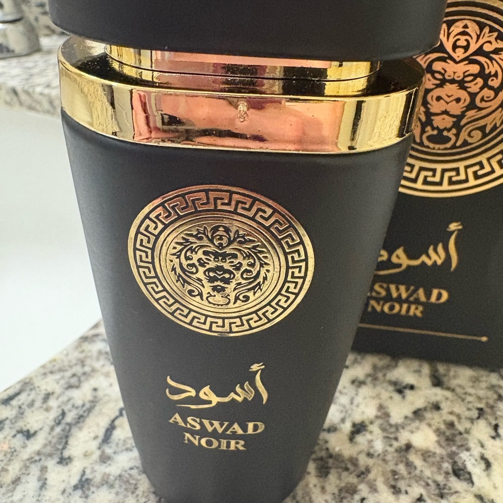 Aswad Noir Black and Gold Bottle men’s cologne perfume